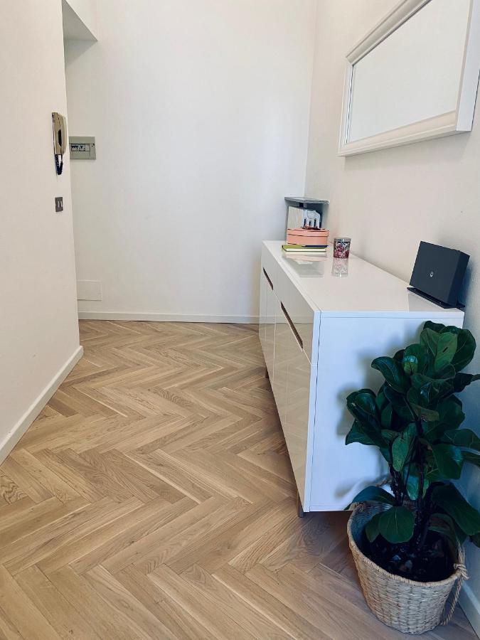 Wanderlust Splendido Appartamento In Centro Pavia Bagian luar foto
