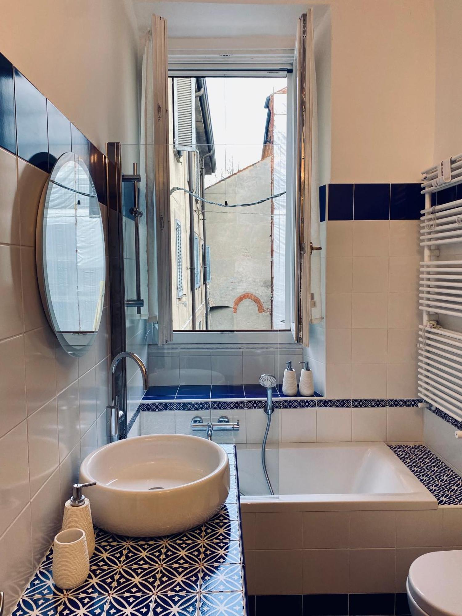 Wanderlust Splendido Appartamento In Centro Pavia Bagian luar foto