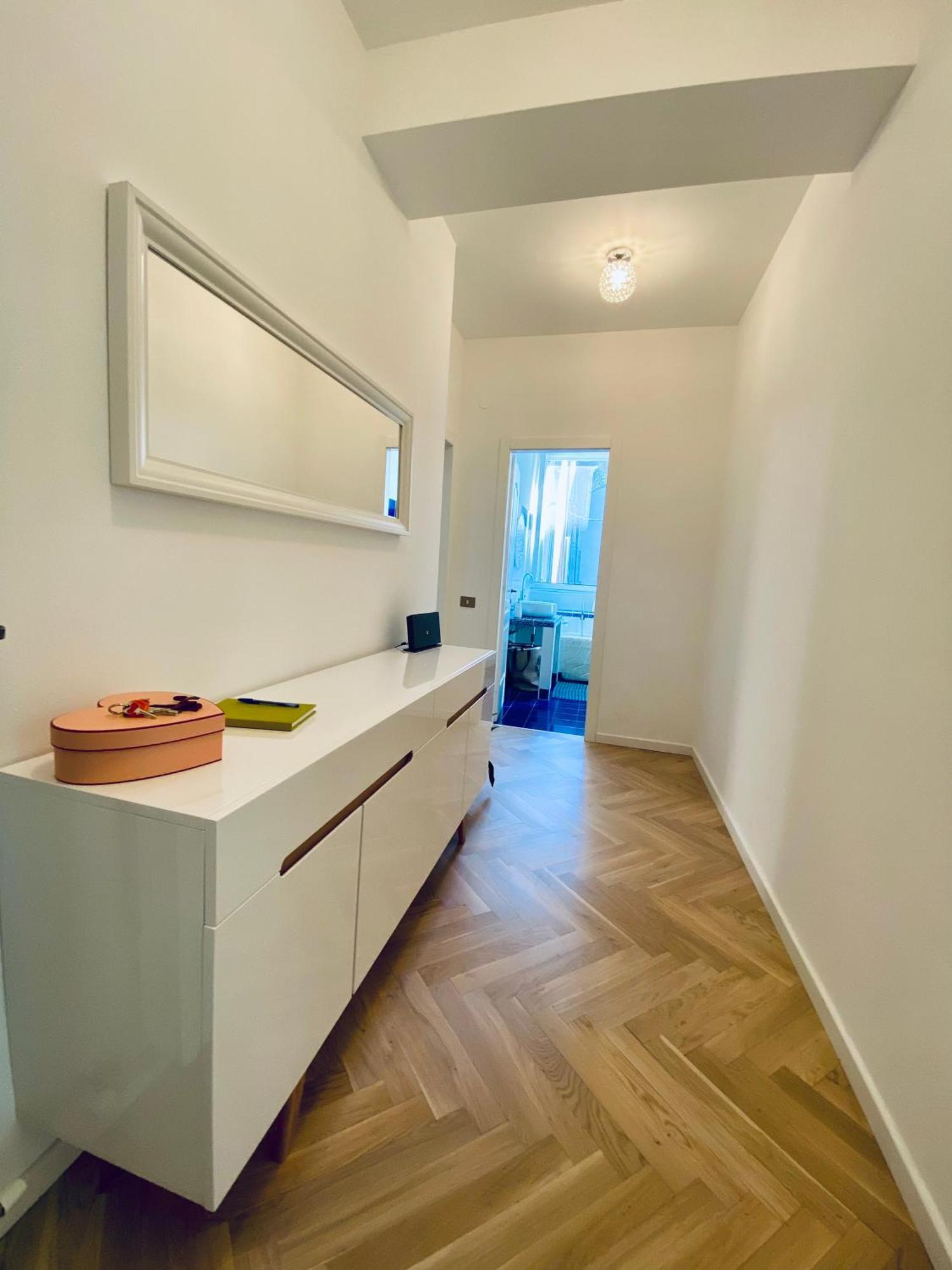 Wanderlust Splendido Appartamento In Centro Pavia Bagian luar foto